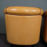 Set of 2 club chairs in blond sheepskin