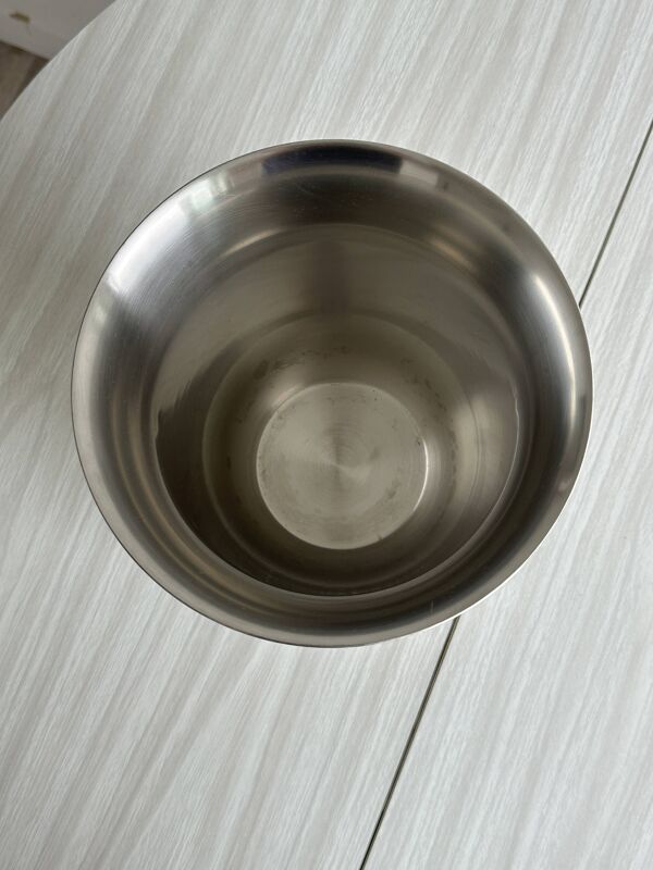 Seau à champagne en métal argenté brillant