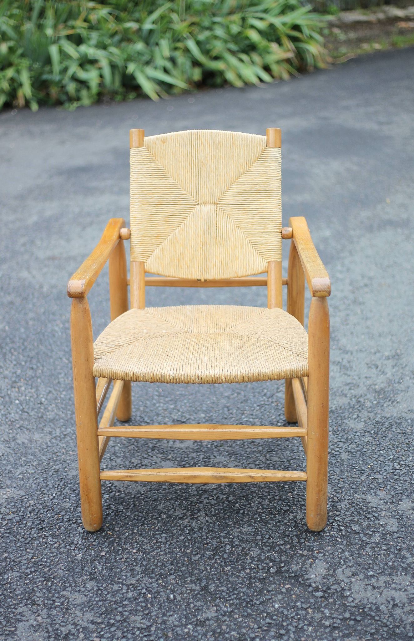 Charlotte Perriand armchair model 21 Chamrousse, French designer armchair