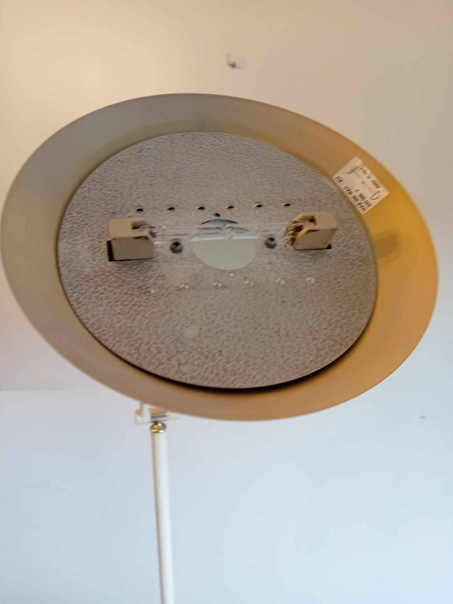 Lampadaire liseuse Italie années 70 couleur crème.