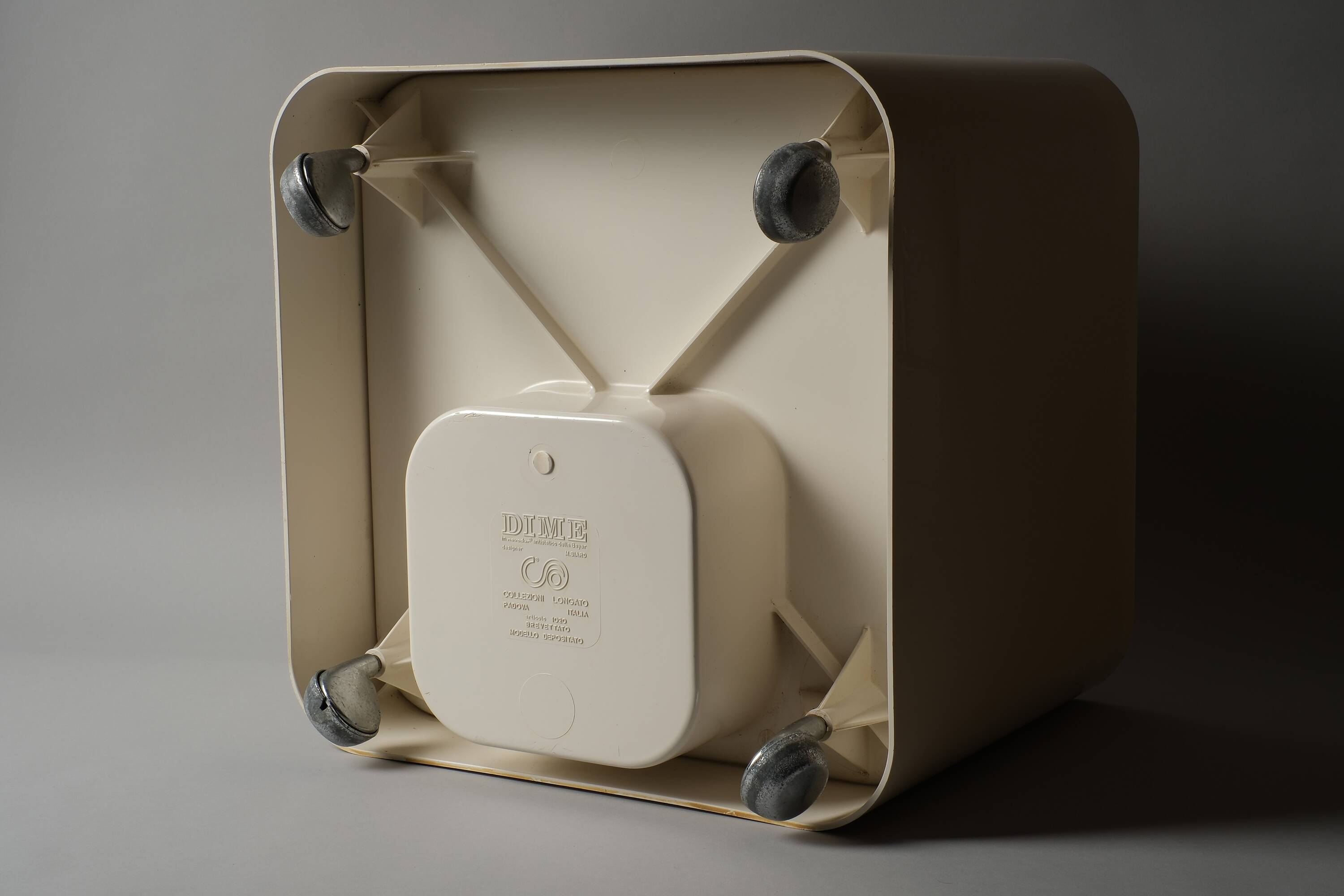 Longato Dime Table by Marcello Siard, Italy, 1970s.