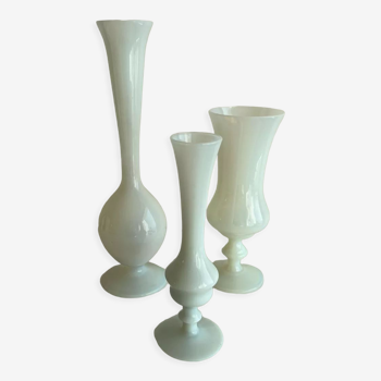 Lot de 3 vases en opaline