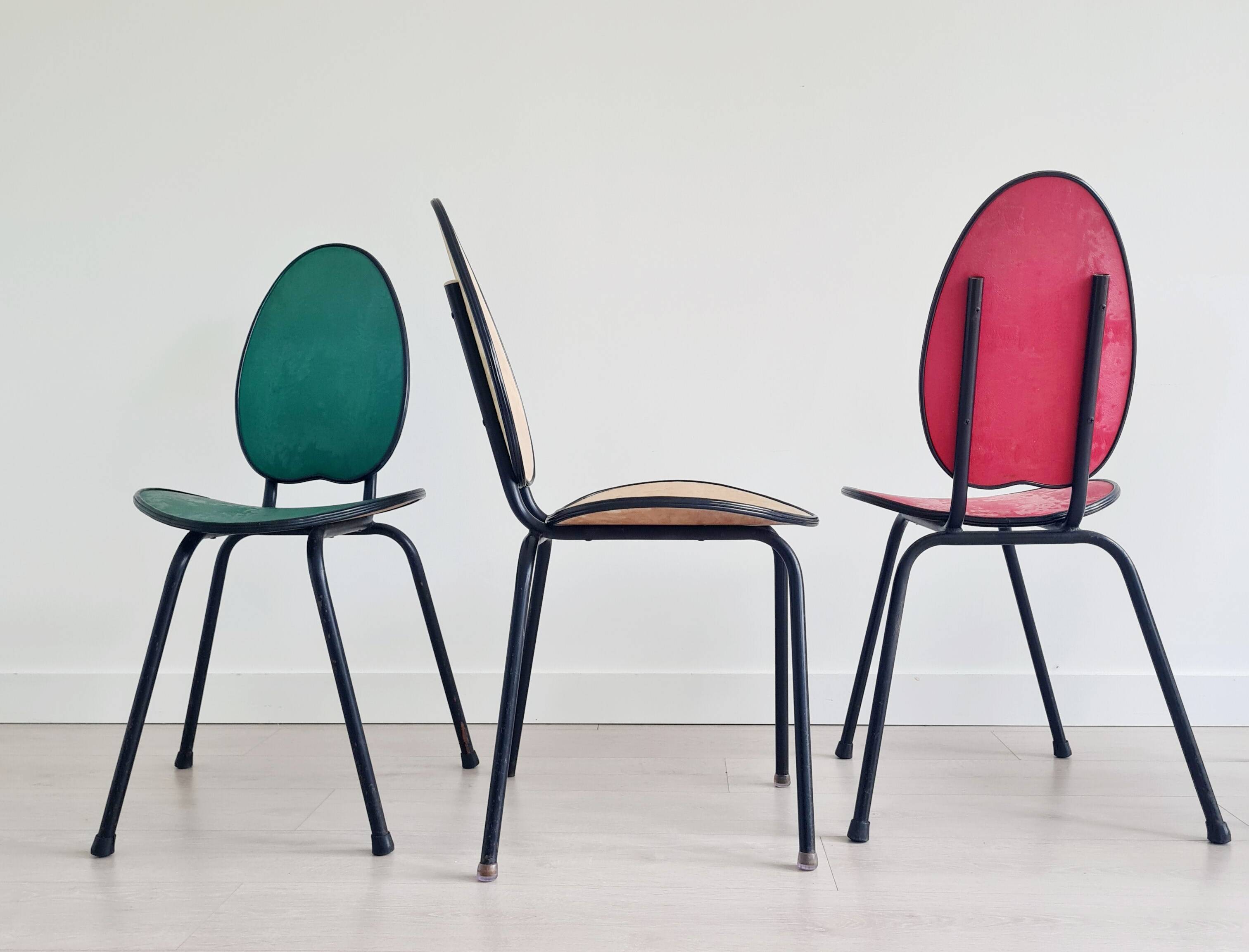 Suite de 5 chaises années 50