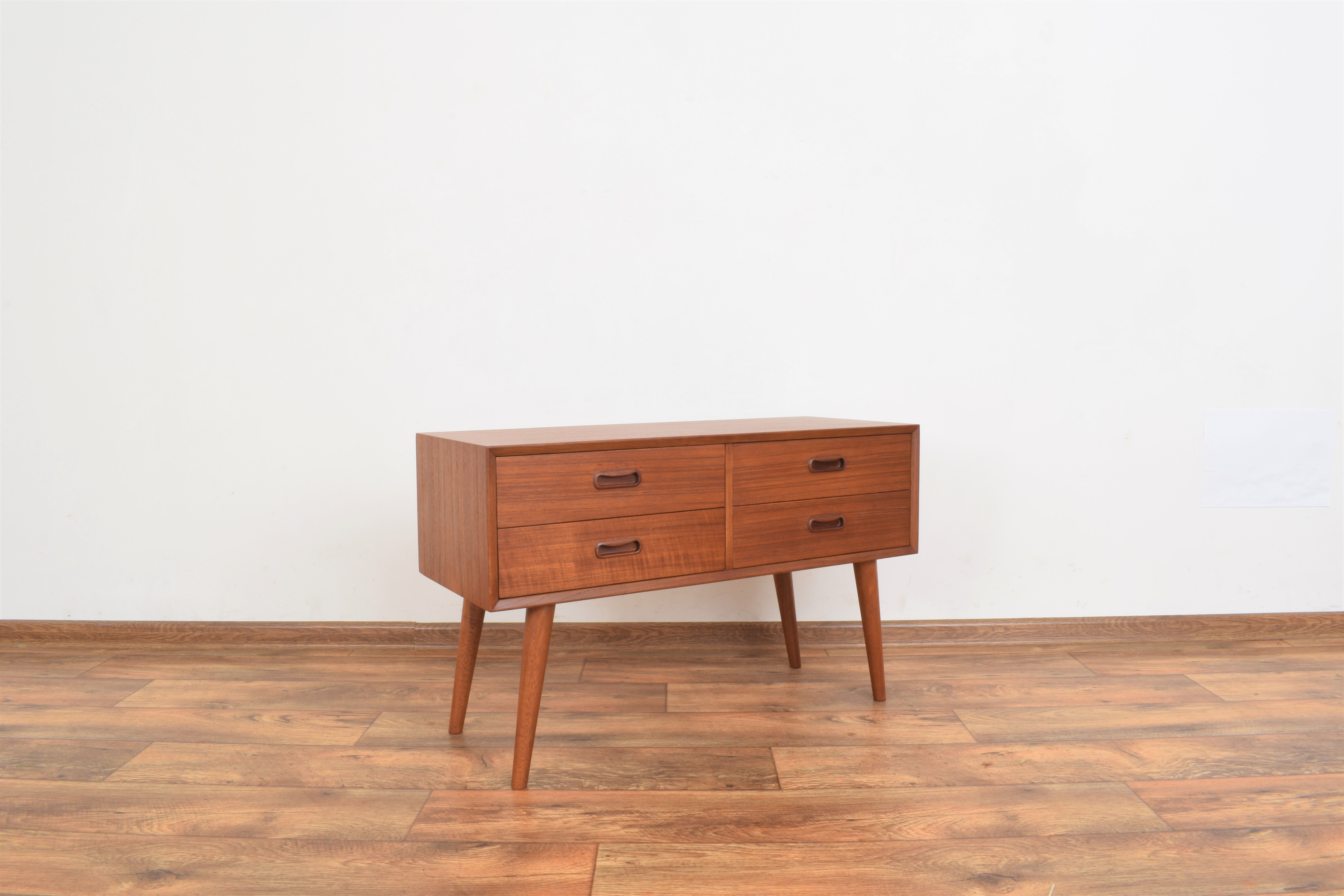 Mid-century danish teak chest of drawers, 1960s.