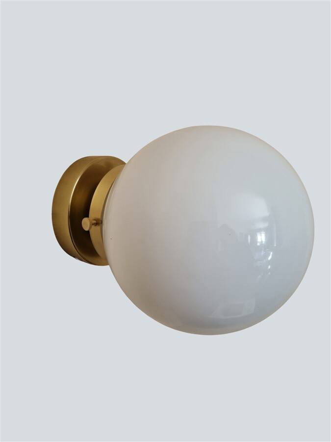 Pair of wall sconces