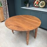 Extendable round table with turned legs (renovated)