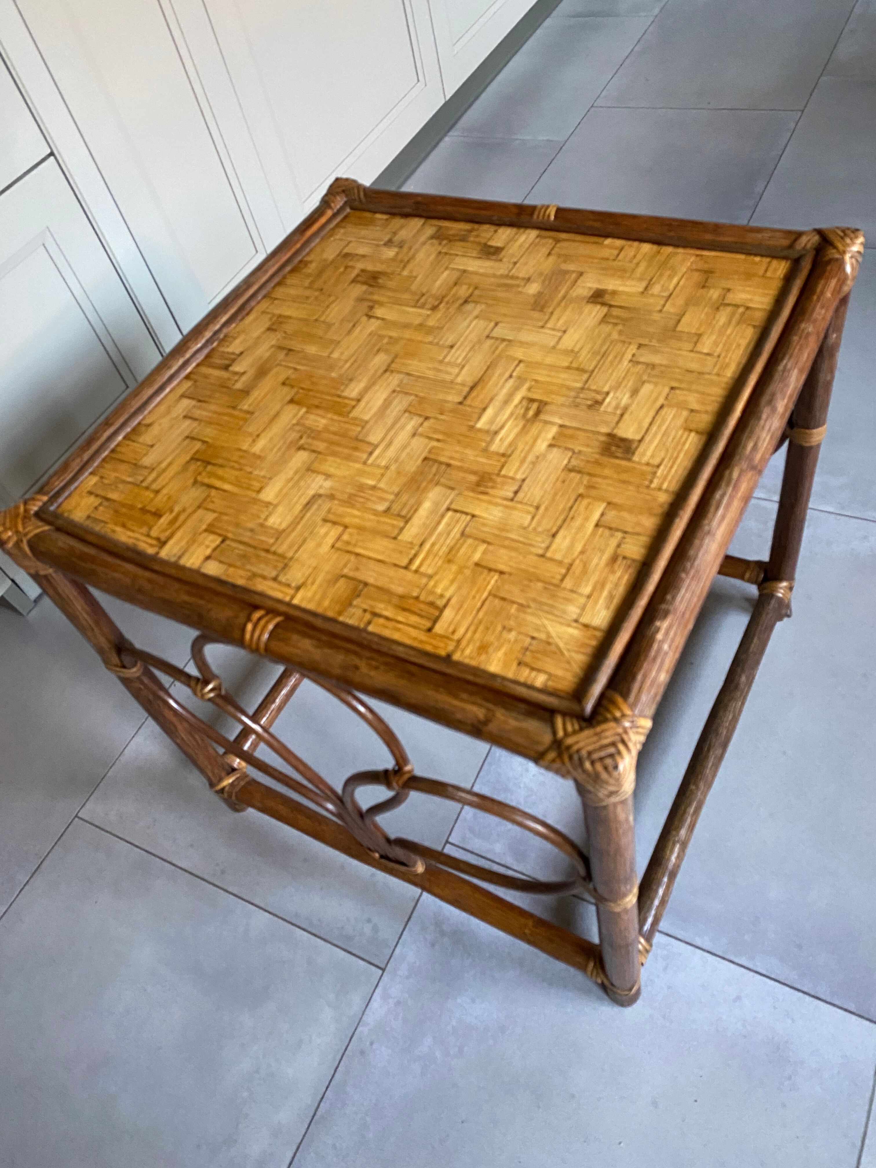 Table basse en rotin
