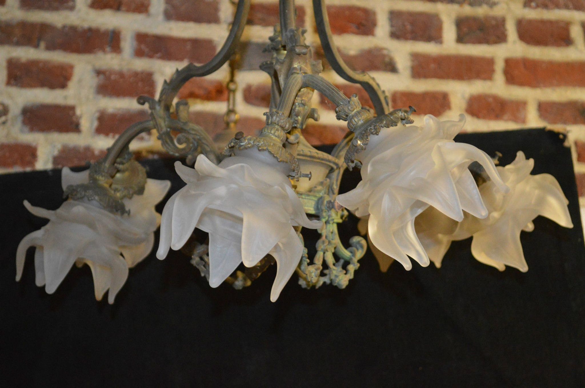 Lustre en bronze style louis XVI