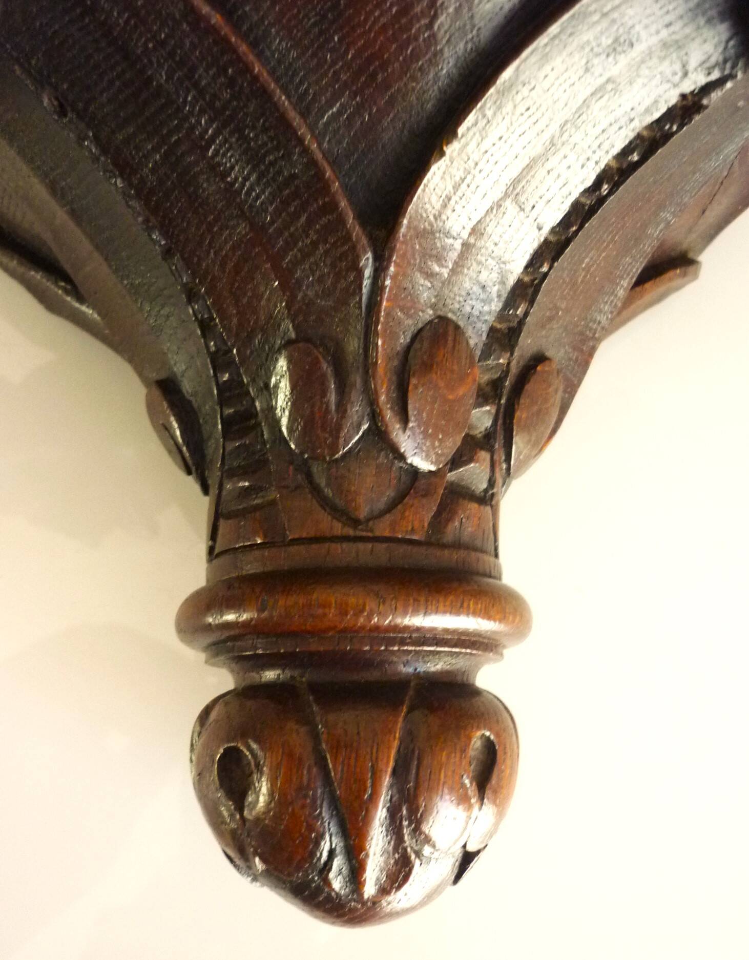 Etagère, applique murale ancienne, bois sculpté, porte statue