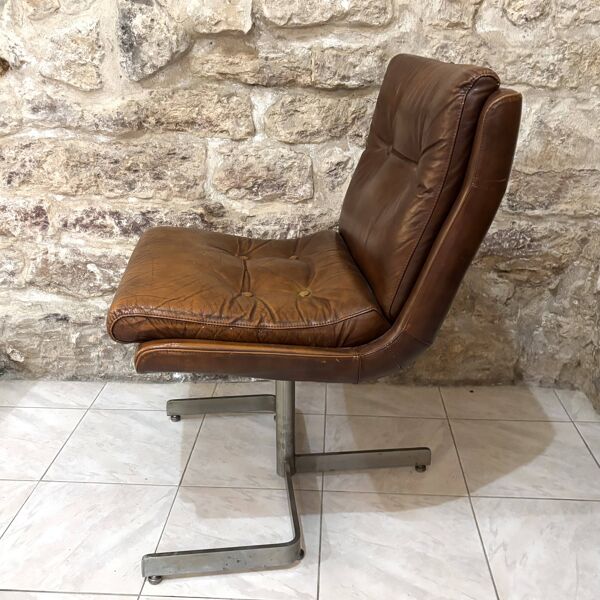 Chaise en cuir par Raphaël Raffel, années 70