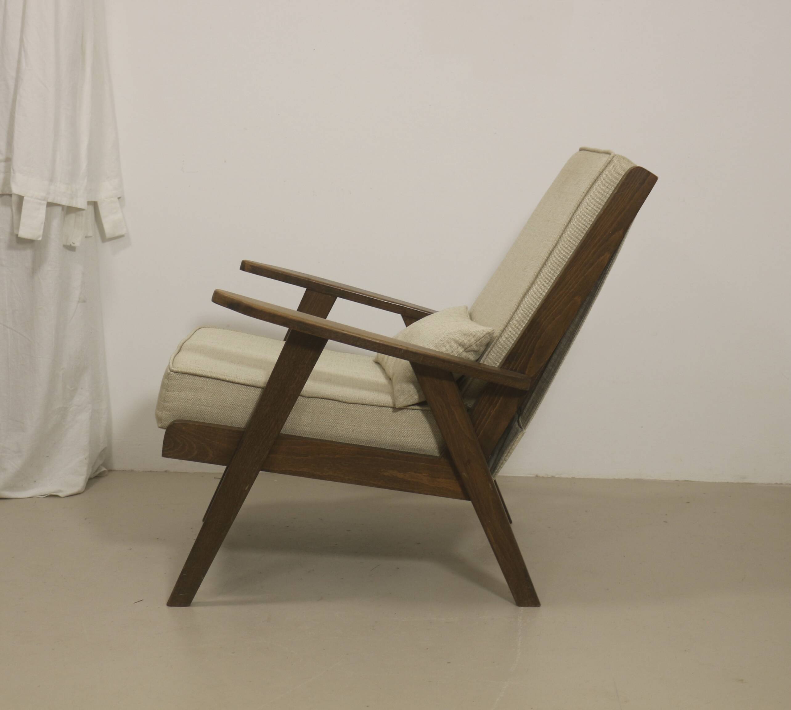 Fauteuil période reconstruction 1950