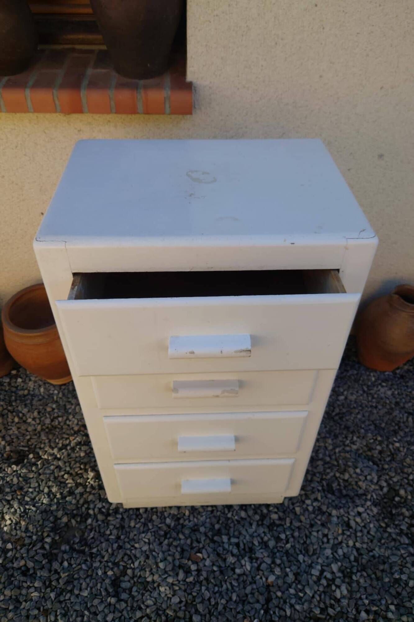 Art Deco chest of drawers in white painted wood with 4 drawers