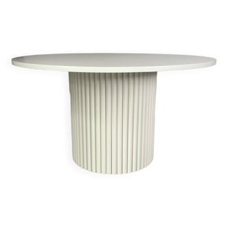 round fluted coffee table in light beige ⌀90 cm