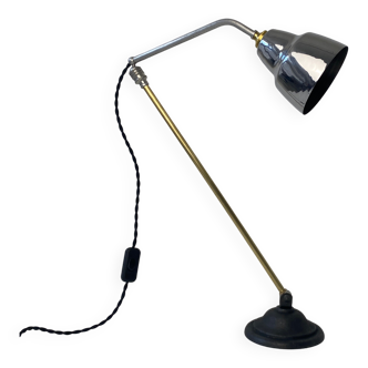 Old industrial articulated workshop lamp