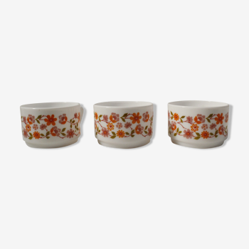 Set of 3 vintage cups Arcopal floral patterns