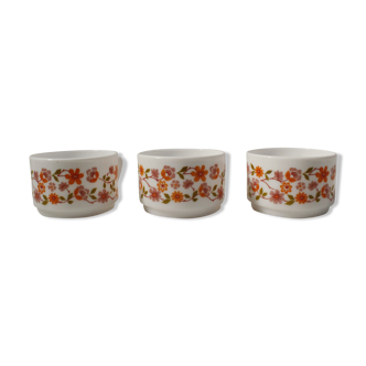 Set of 3 vintage cups Arcopal floral patterns