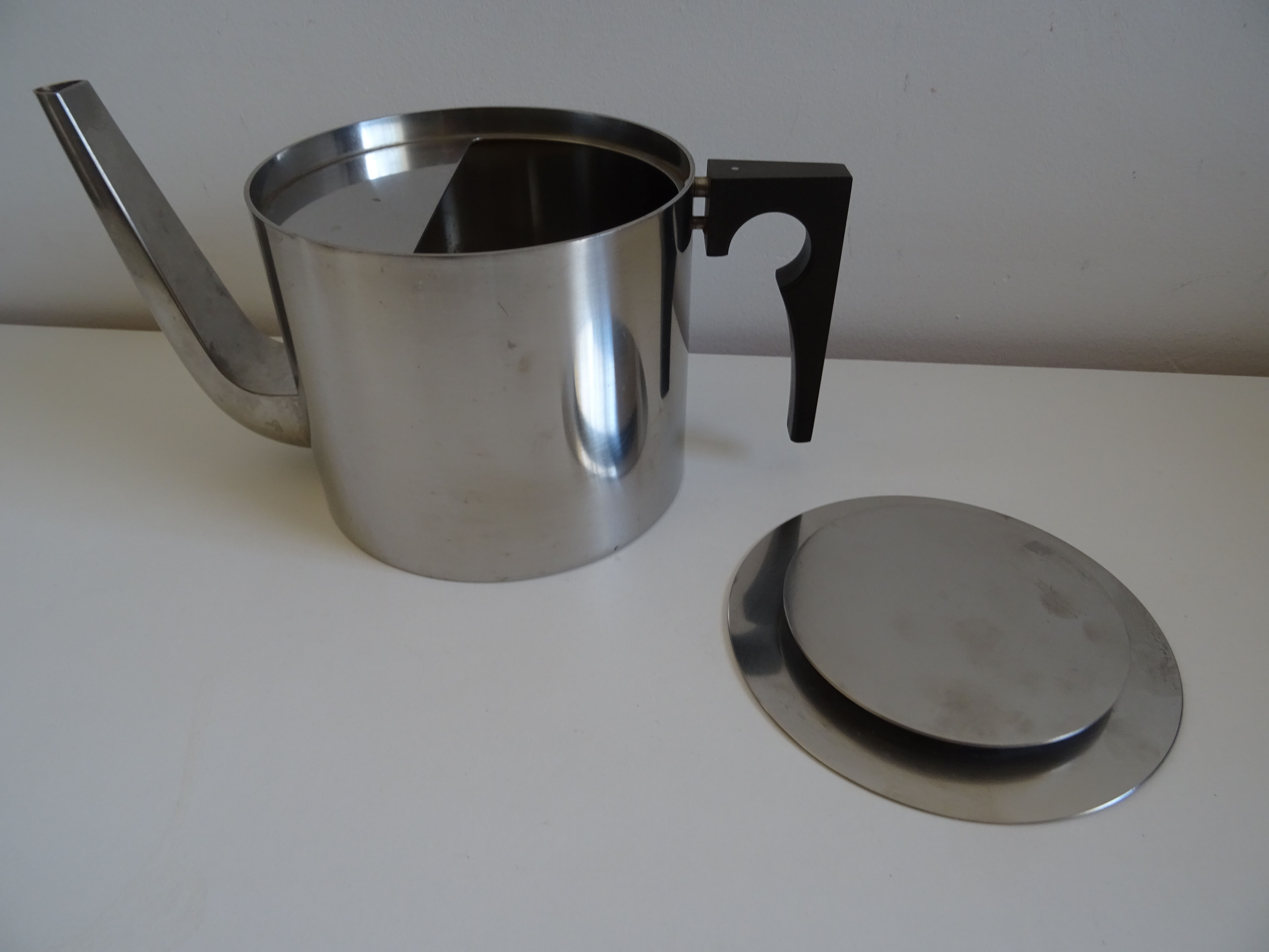 Teapot Cylinda line design Arne Jacobsen Stelton Vintage Scandinavian