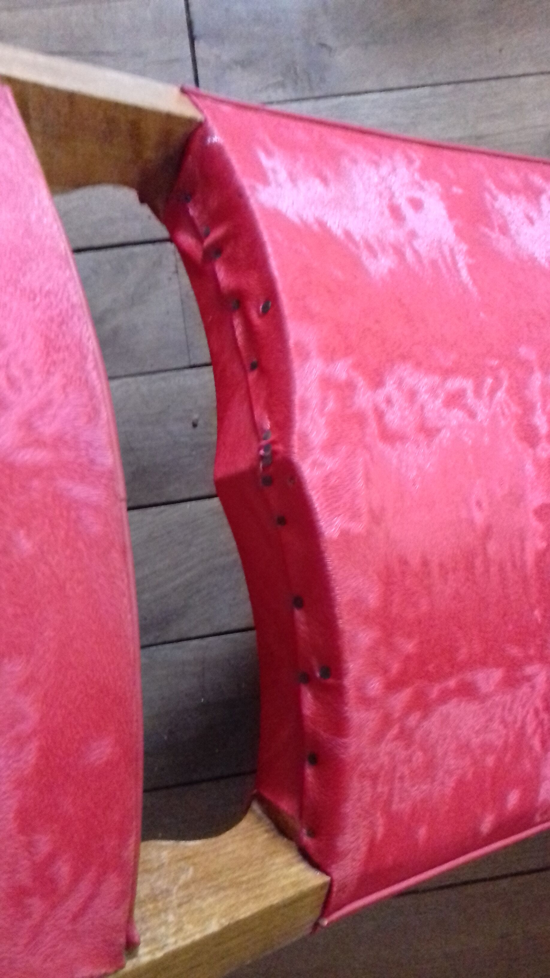 6 leatherette chairs