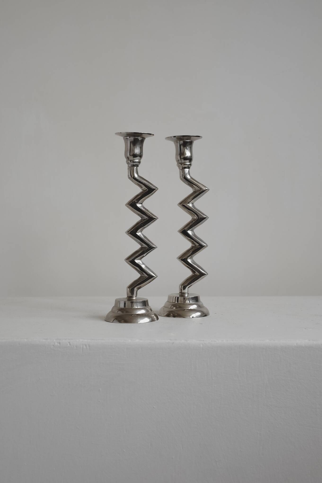 Ensemble de bougeoirs en zigzag