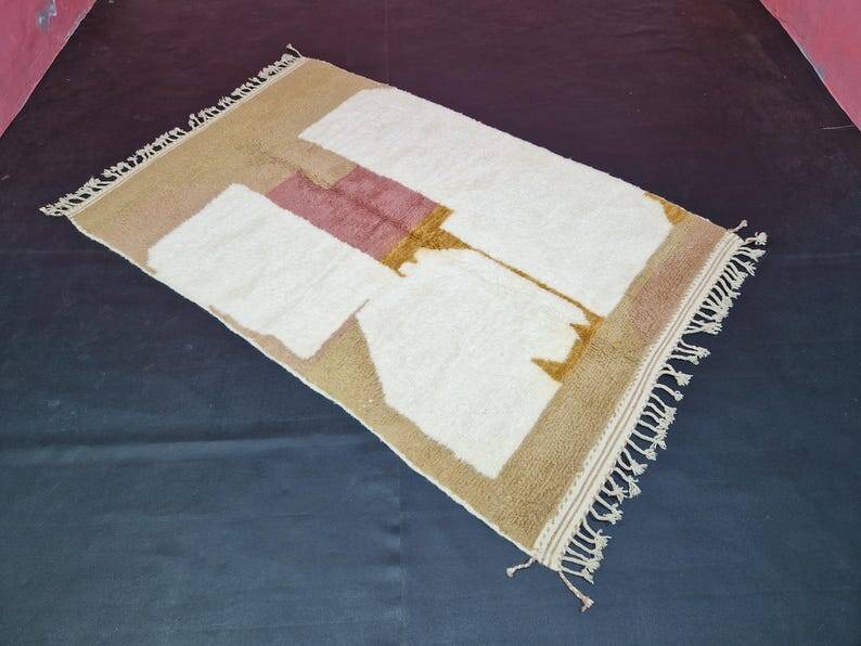 Authentic handmade Berber rug, size 140/260 cm.