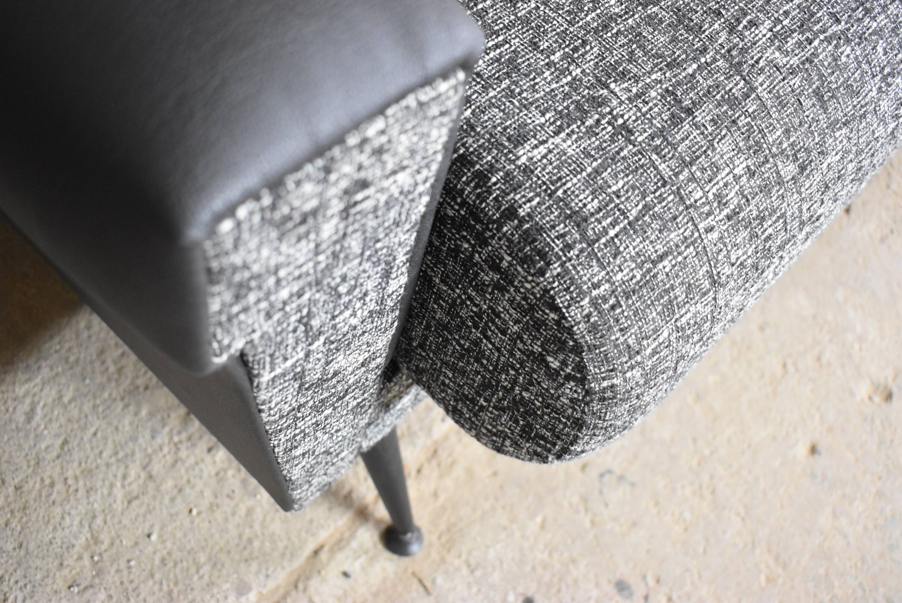 Un magnifique canapé pliant allemand des années 1960 après rénovation complète