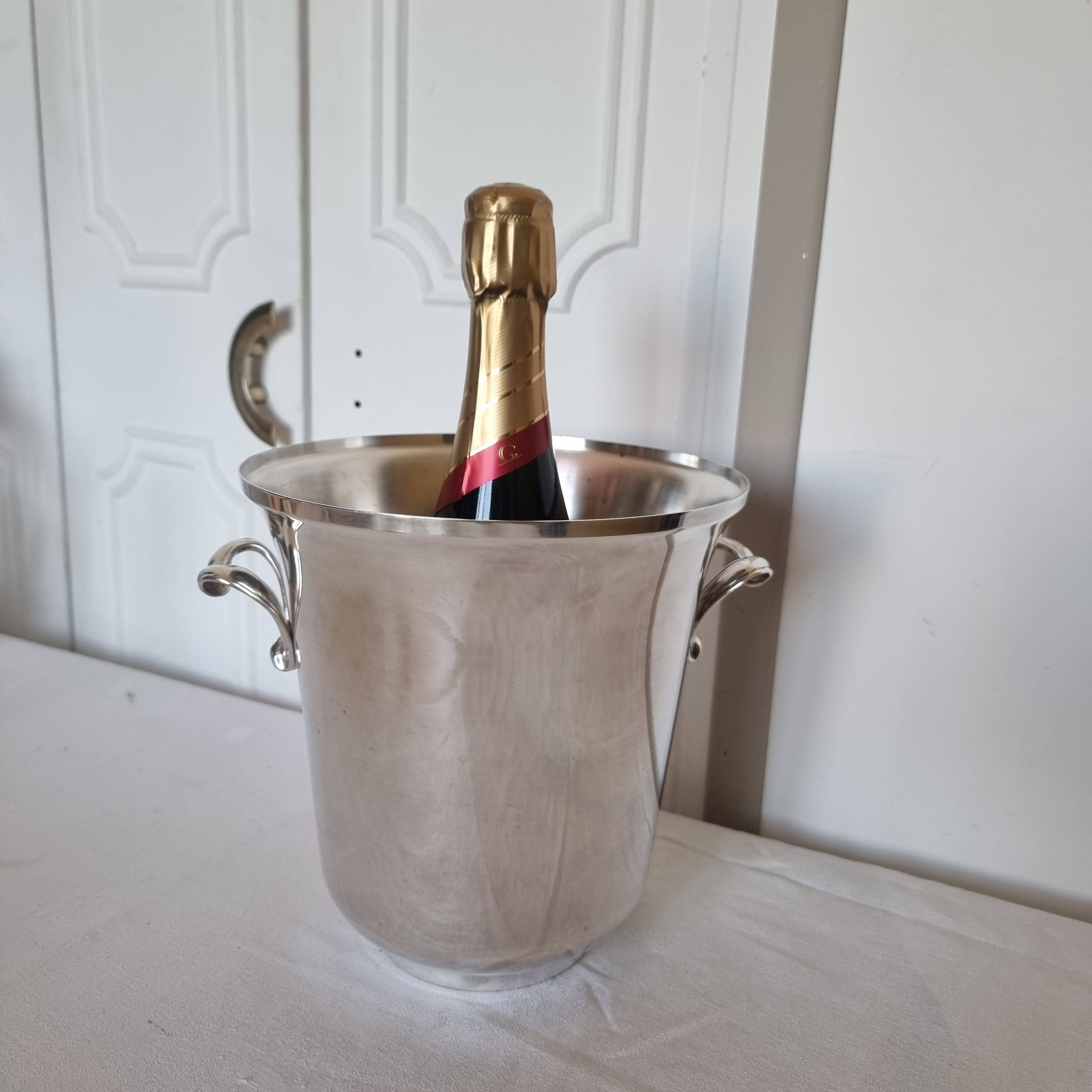 Elegant 1960s Art Deco silver-plated champagne bucket