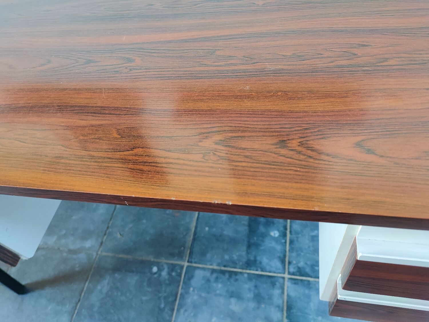 Minimalist formica desk