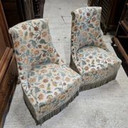 Pair of crapaud armchairs / Napoleon III – floral fabric – fringed skirt