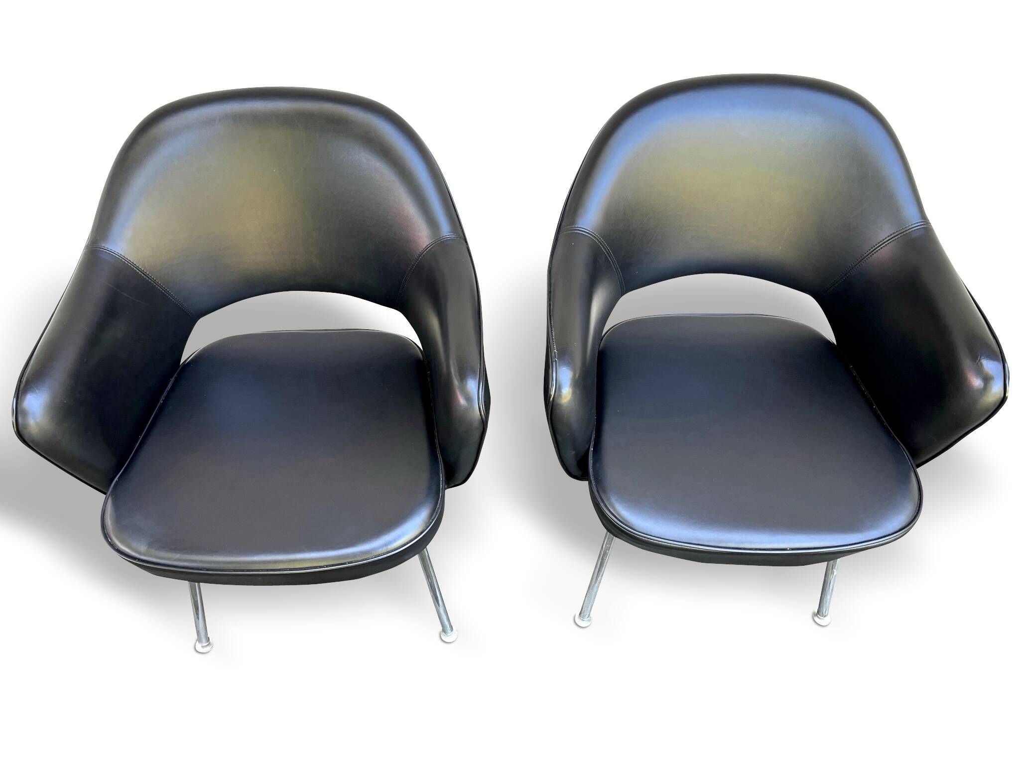 Pair of "Conference" armchairs by Eero Saarinen for Knoll International, black and chrome
