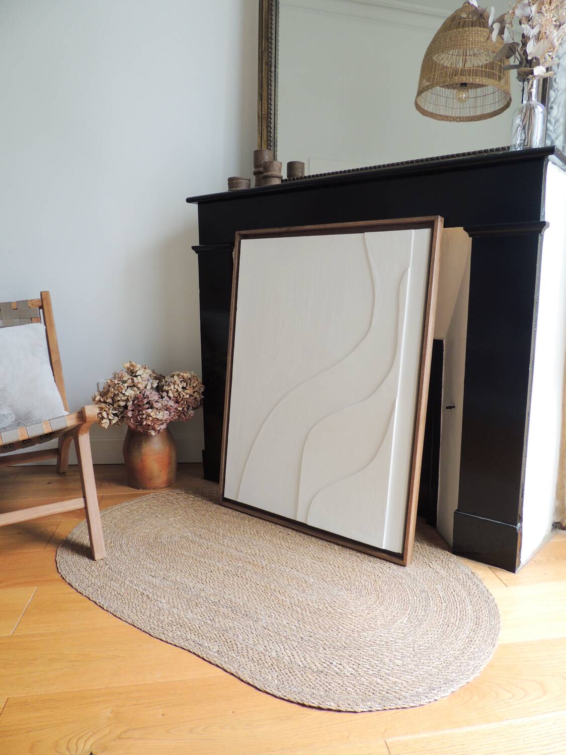 Minimalist relief white table