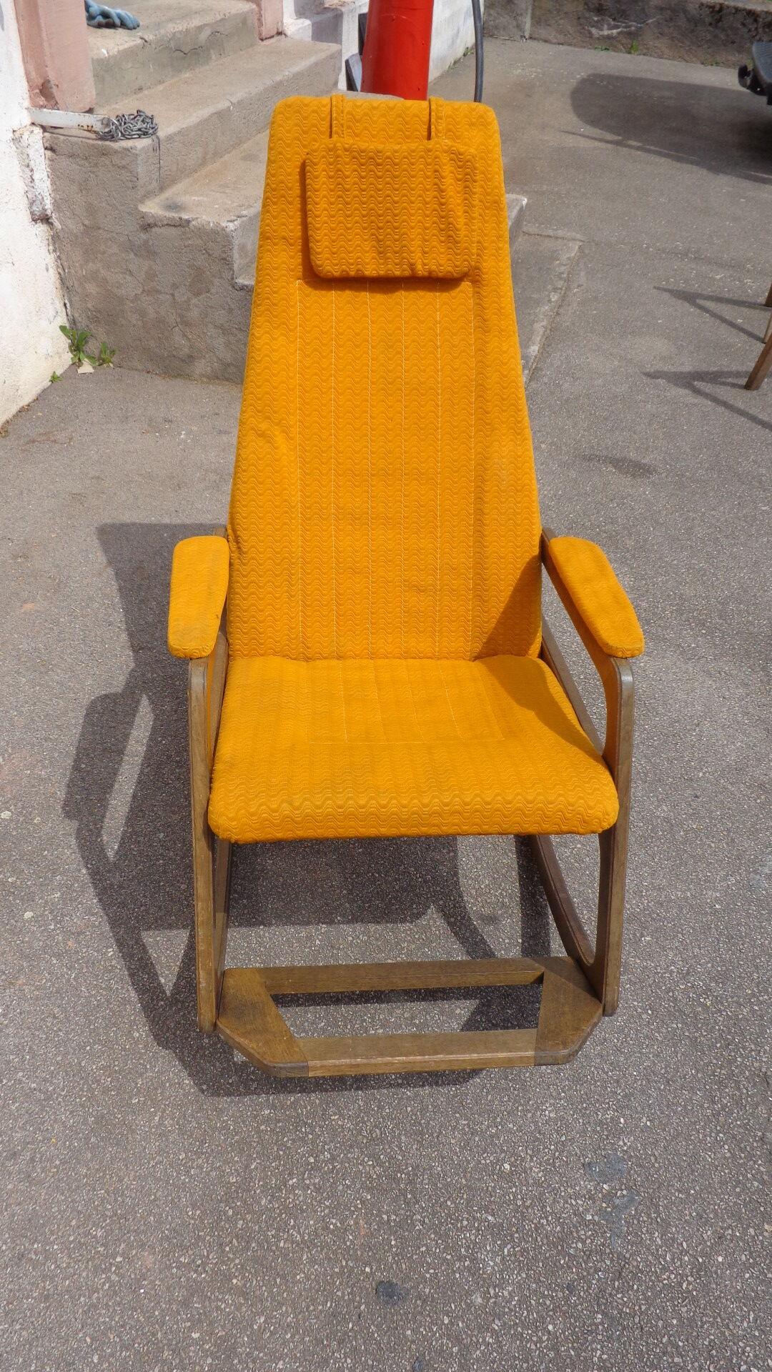 Rocking chair Krasna Jizba par Uluv 1960