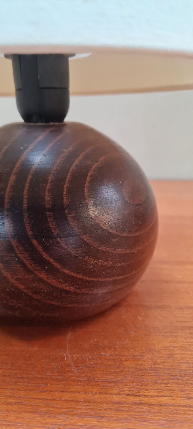 Wooden ball table lamp