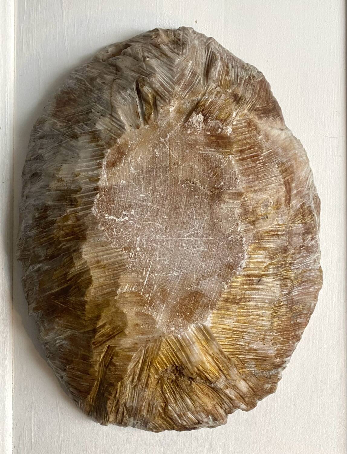 Cup, centerpiece in alabaster, Italy