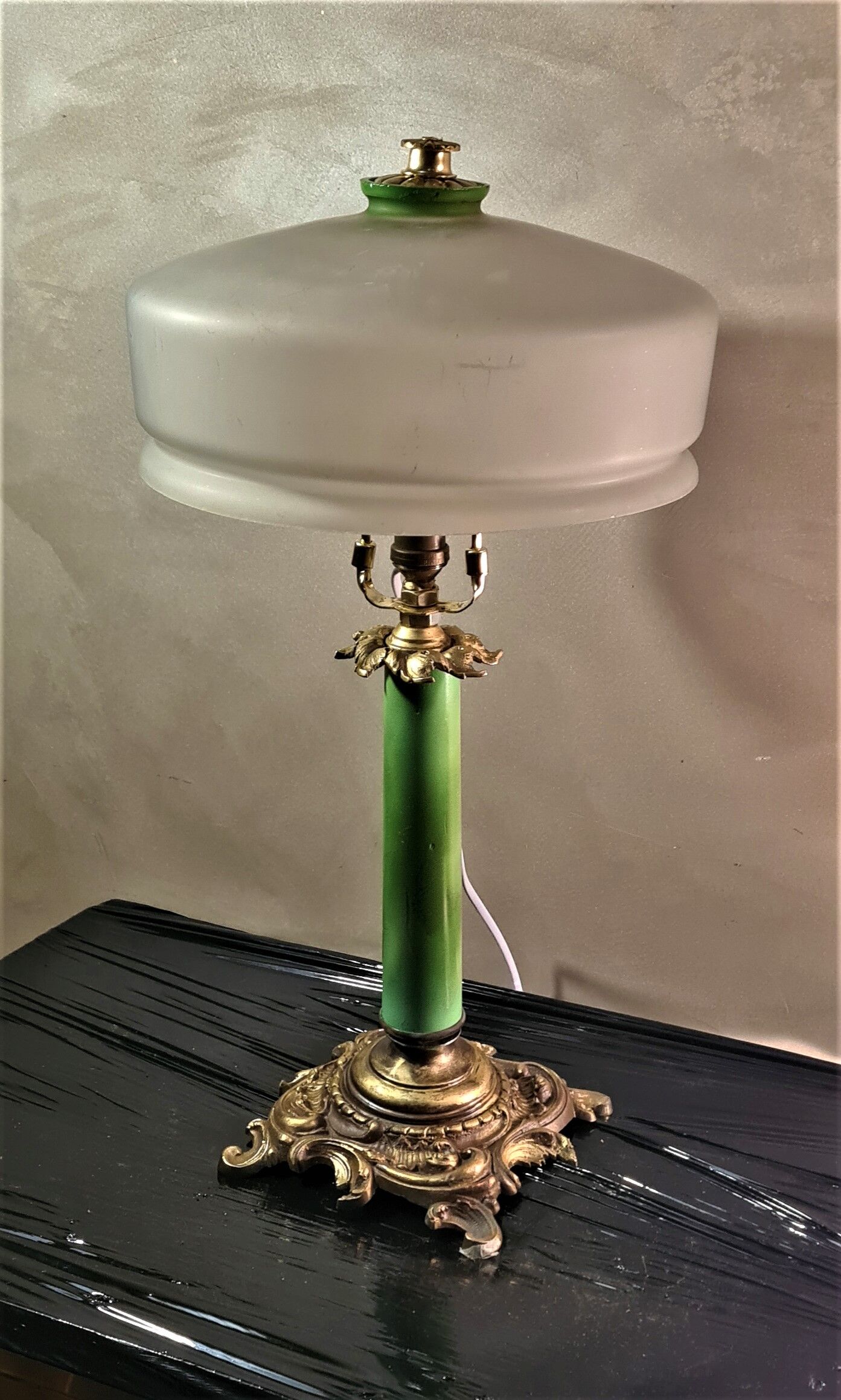 Napoleon bronze lamp from 1900 to 30