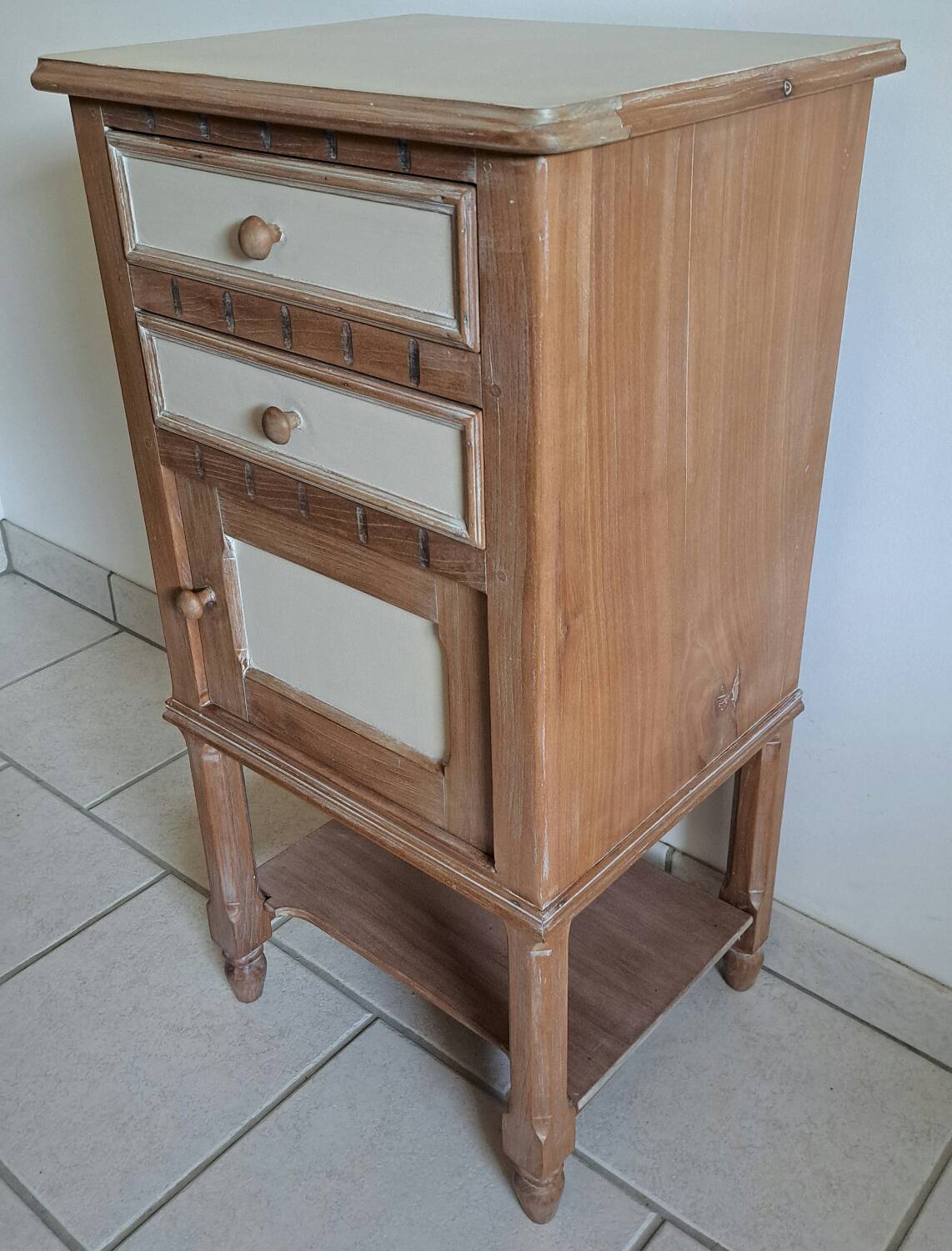 Bedside table