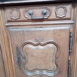 Buffet vaisselier trois portes en chêne du XVIIIéme