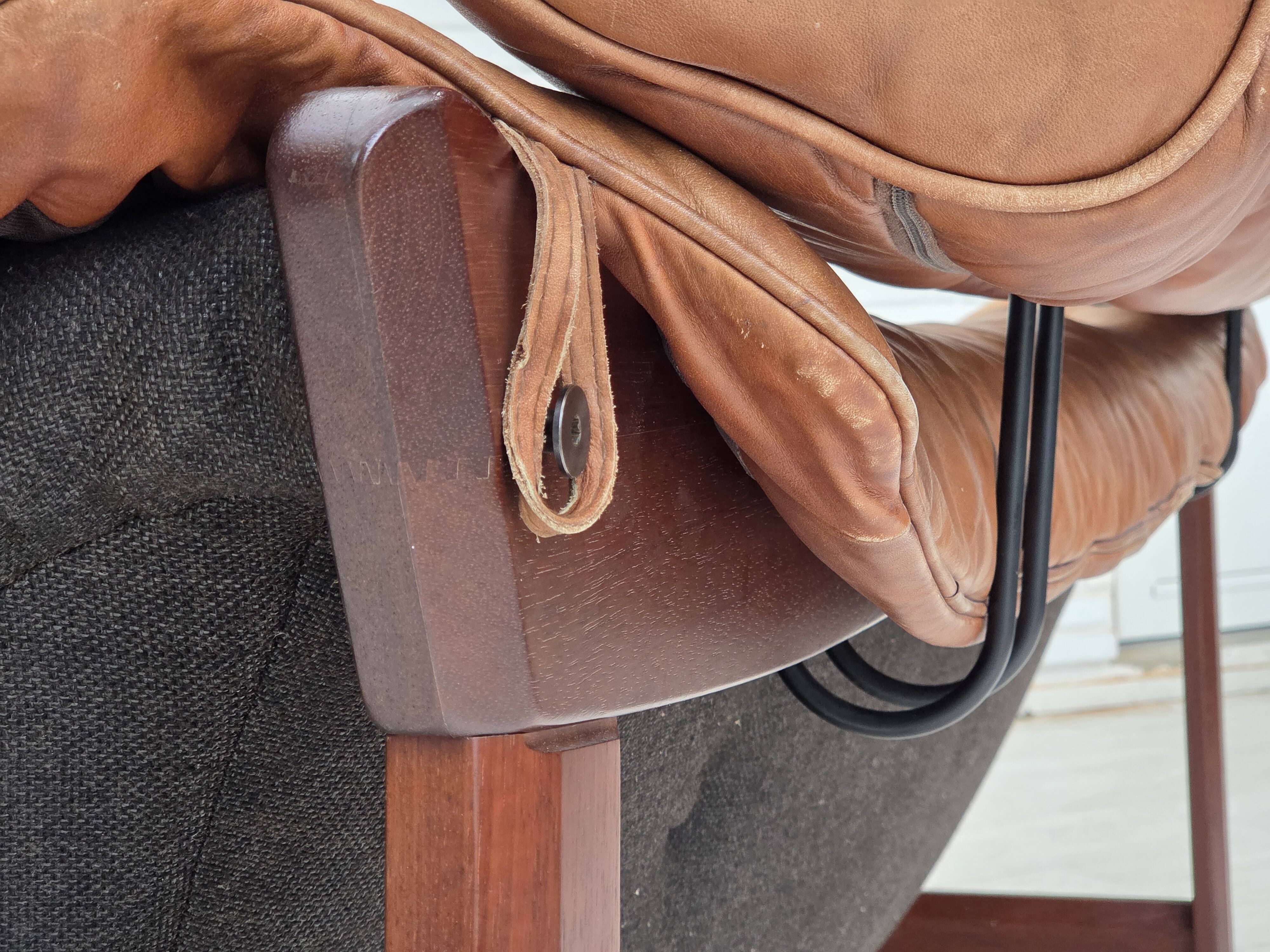 1970s, Norwegian design by Jan Erik Lindgren. 2-seater sofa model "Amazon".