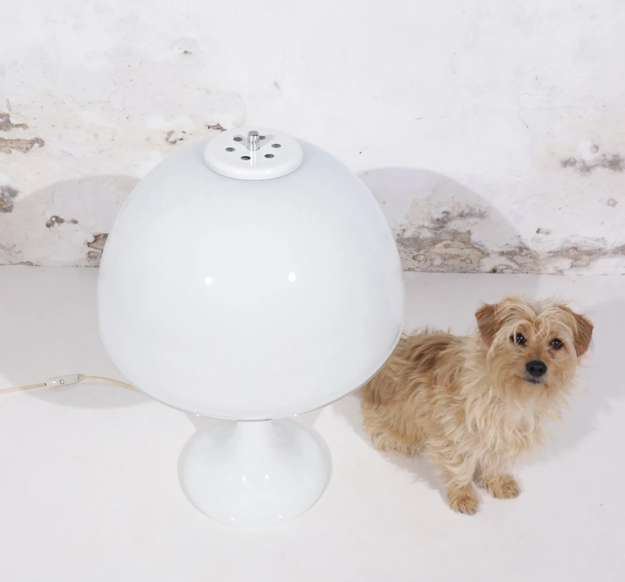Mid-century Italian opaline white Murano table lamp