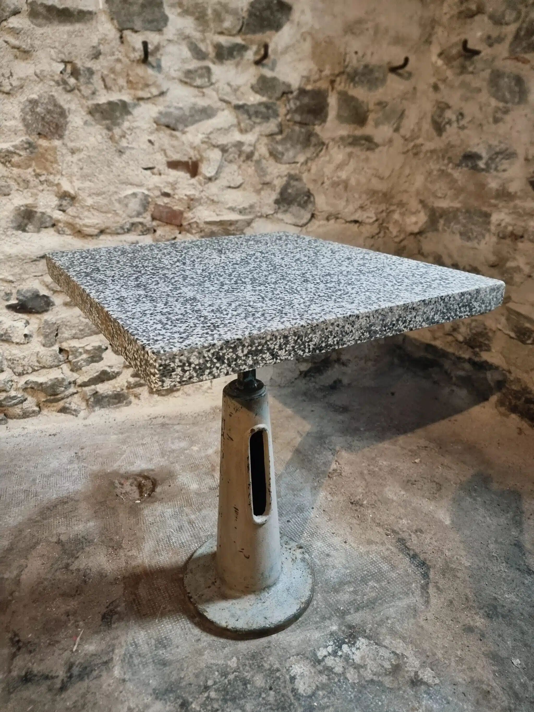 Table de bistrot de jardin industrielle avec plateau en terrazzo, France, milieu du XXe siècle