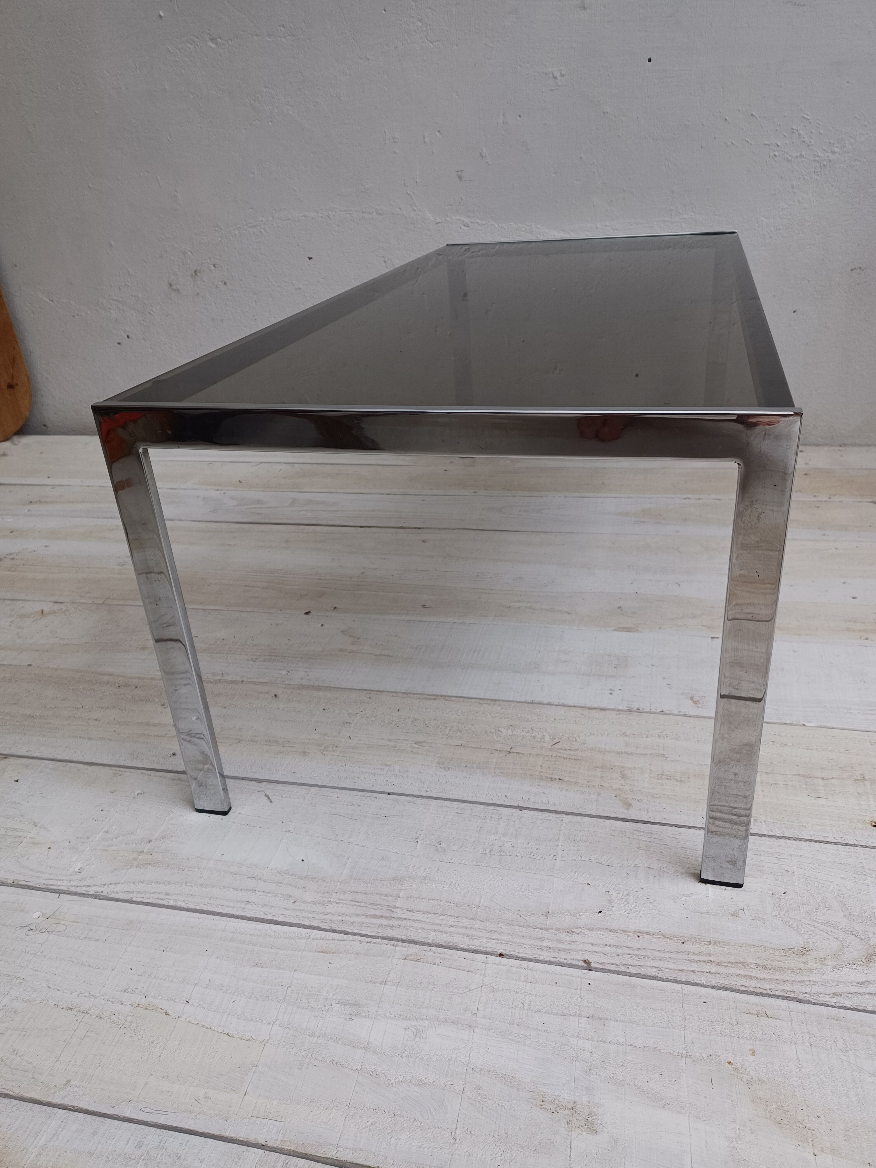 Table basse , verre fumé