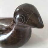 Colombe sculpturale en céramique brun chocolat, 20ème siècle