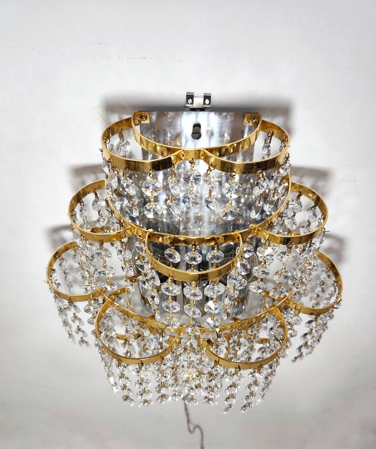 Applique du classique classique des cristaux. Espagne, années 1980.