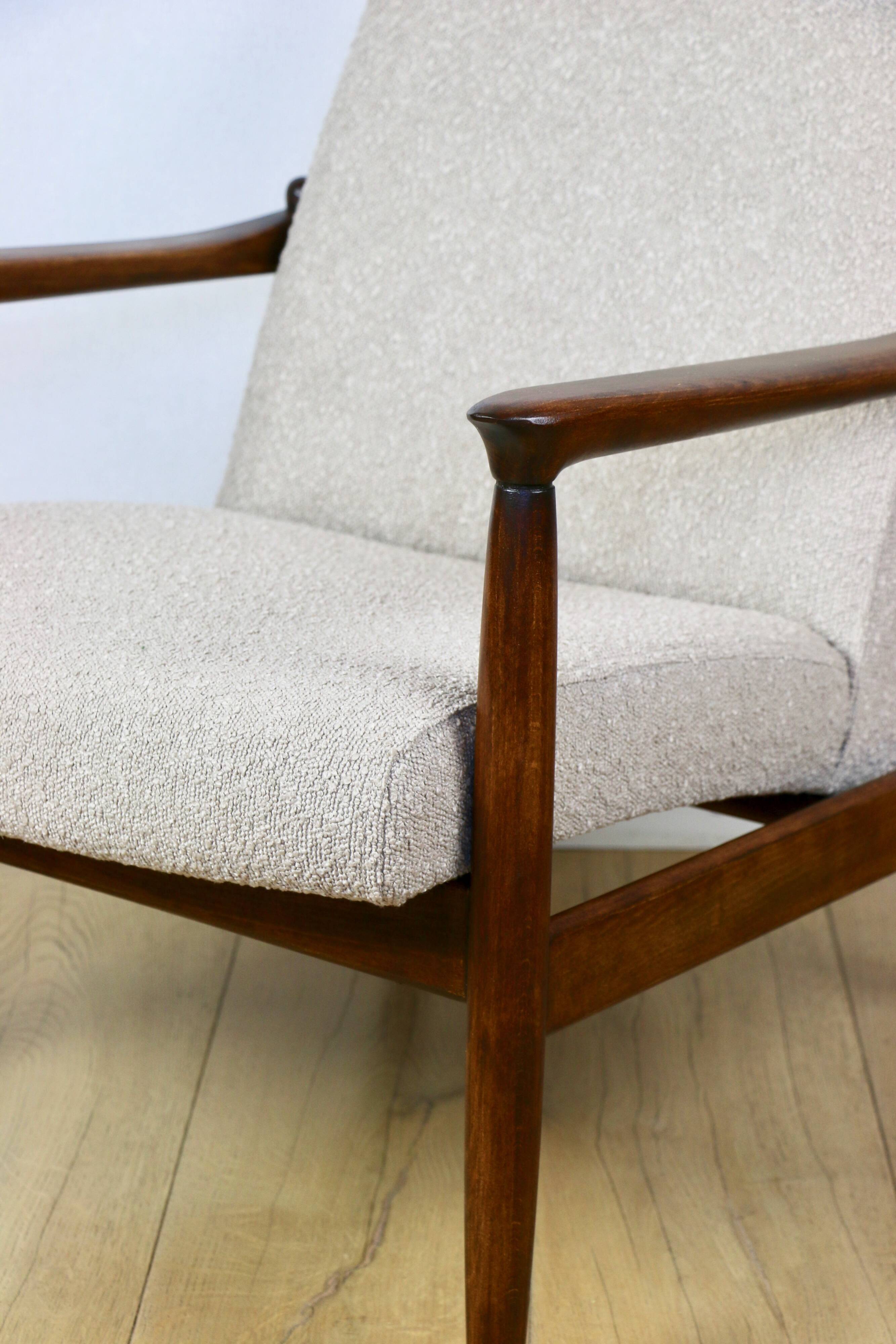 Fauteuil GFM-64, design d'Edmund Homa des années 70, bouclé beige - 2 pièces disponibles