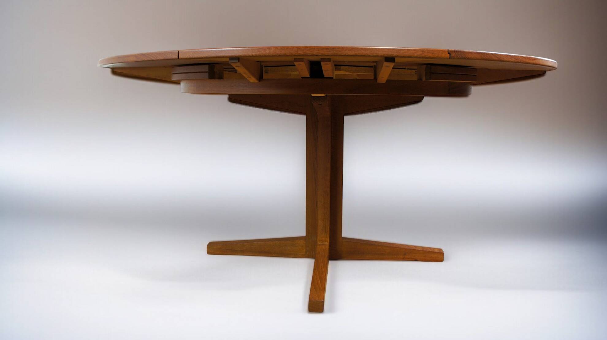Table de Repas Danoise Flip-Flap Édition Dyrlund Modèle « Lotus » en Teck 1