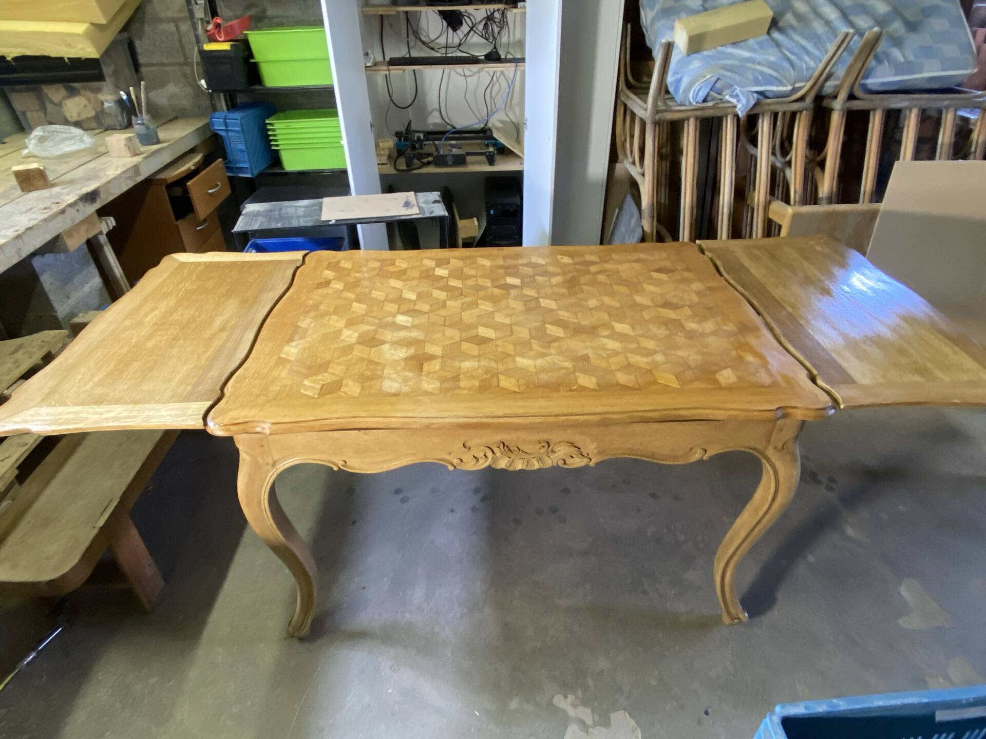Superb Solid Oak Dining Table in Louis XV Style