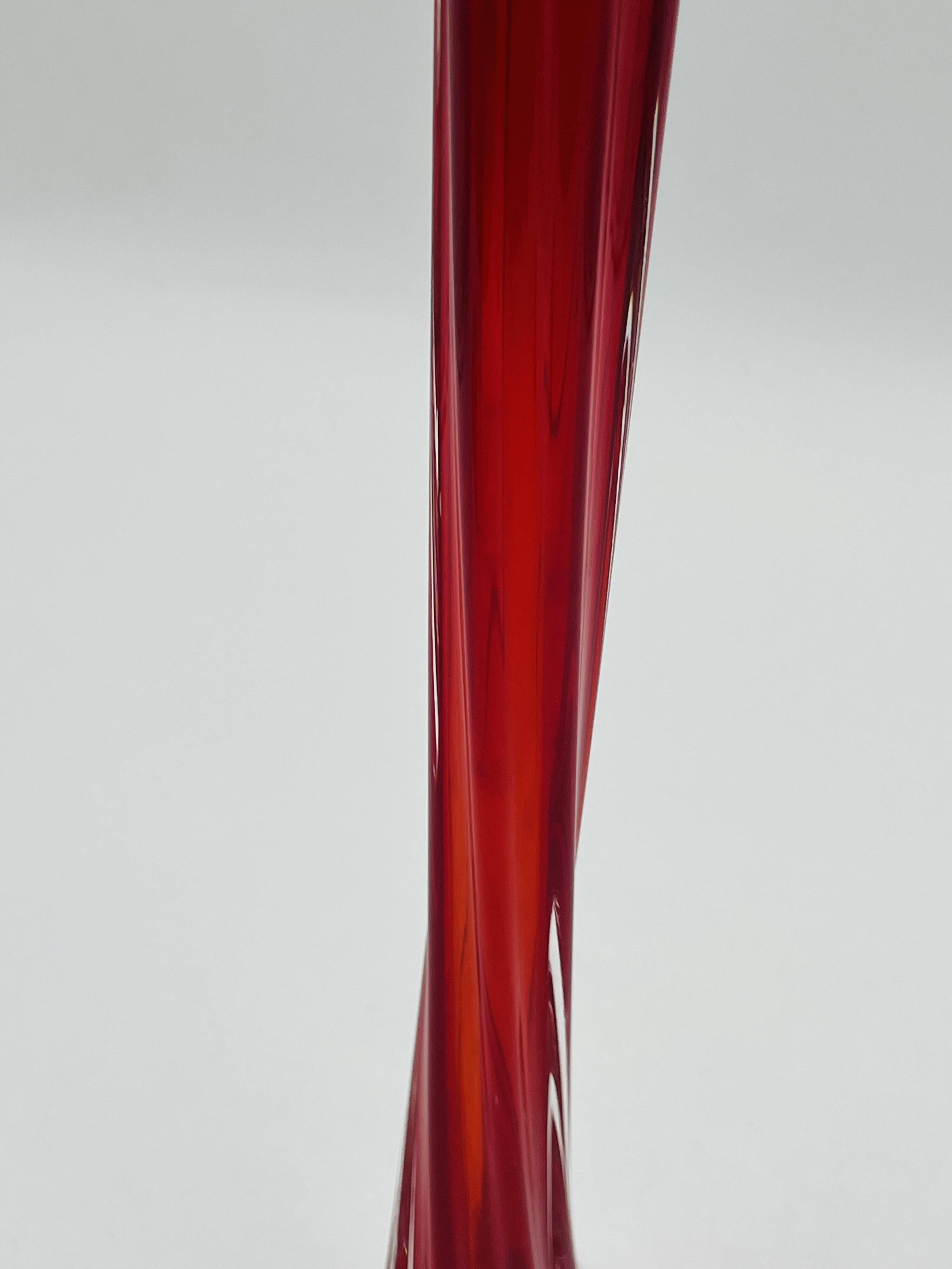 Red two-tone glass soliflore vintage design