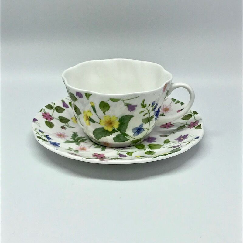 Queen's Country Meadow Model Cups