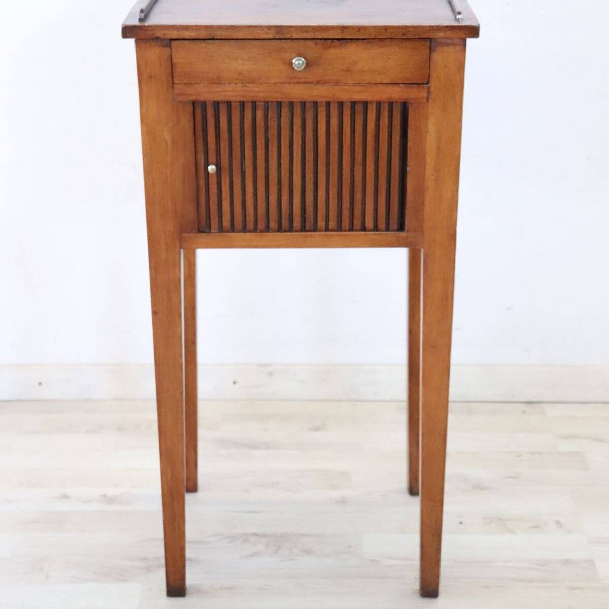 Antique Nightstand In Walnut, Italy Early 19th Century