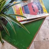 Bureau d'écolier des années 1960 sur peinture verte d'origine