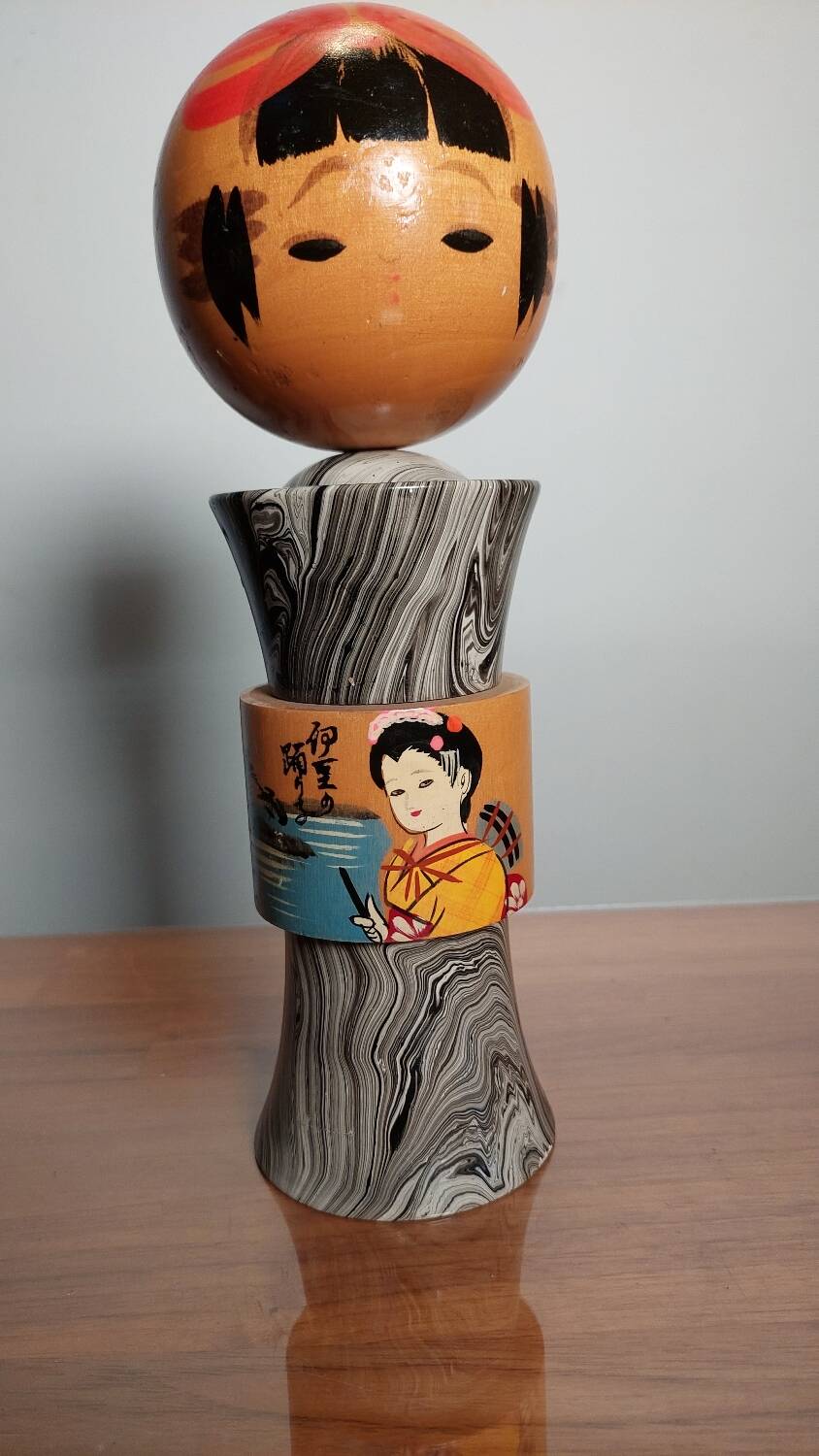 Kokeshi marbré ancien